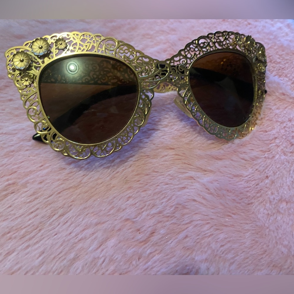 VINTAGE GOLD FLOWER SUNGLASSES